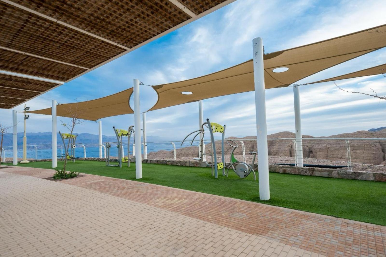Mountain And Sea View - Penthouse With Private Pool Lägenhet Eilat Exteriör bild