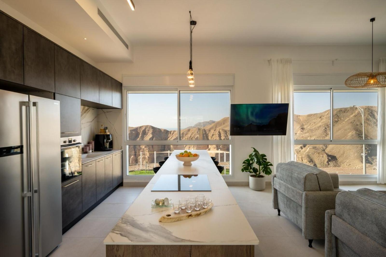 Mountain And Sea View - Penthouse With Private Pool Lägenhet Eilat Exteriör bild