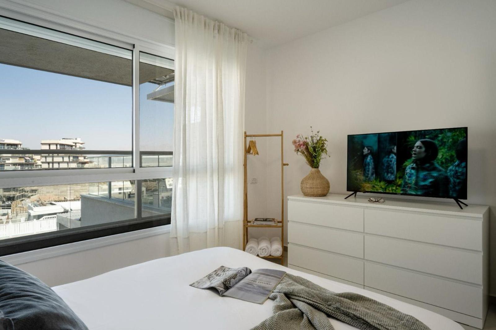 Mountain And Sea View - Penthouse With Private Pool Lägenhet Eilat Exteriör bild