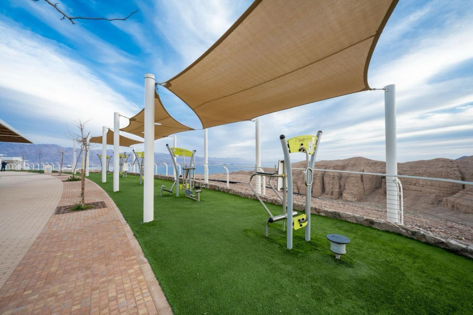 Mountain And Sea View - Penthouse With Private Pool Lägenhet Eilat Exteriör bild